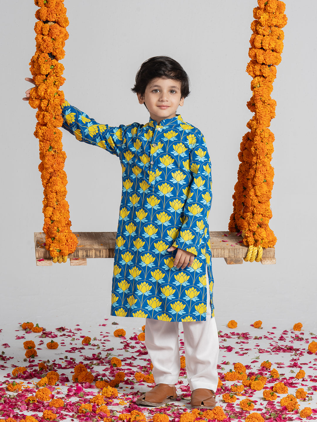 Boys Flower Design Kurta Set In Blue