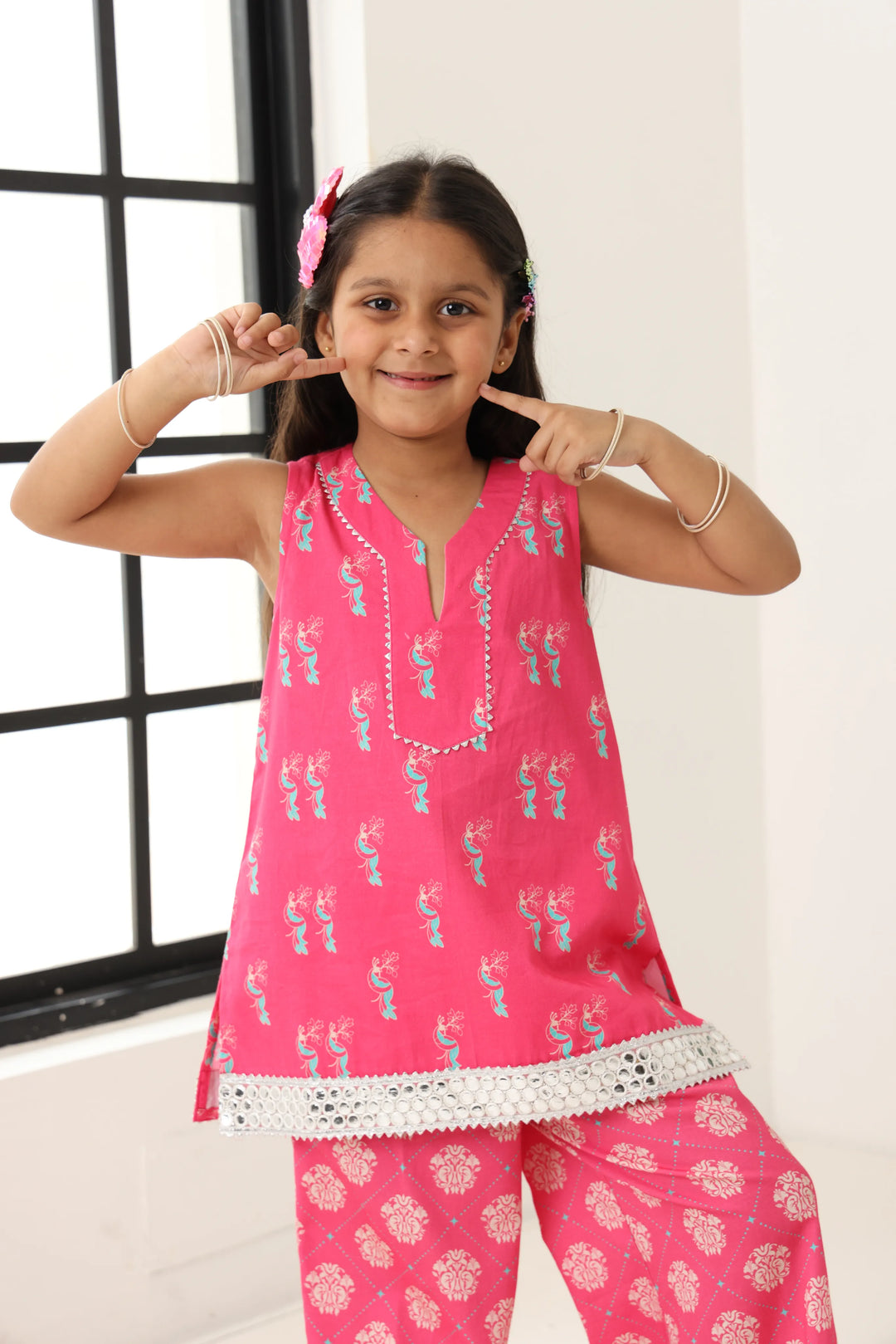 Girls Pink Sleeve Less Kids Set