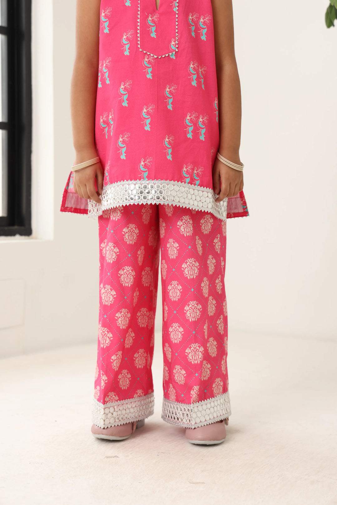Girls Pink Sleeve Less Kids Set