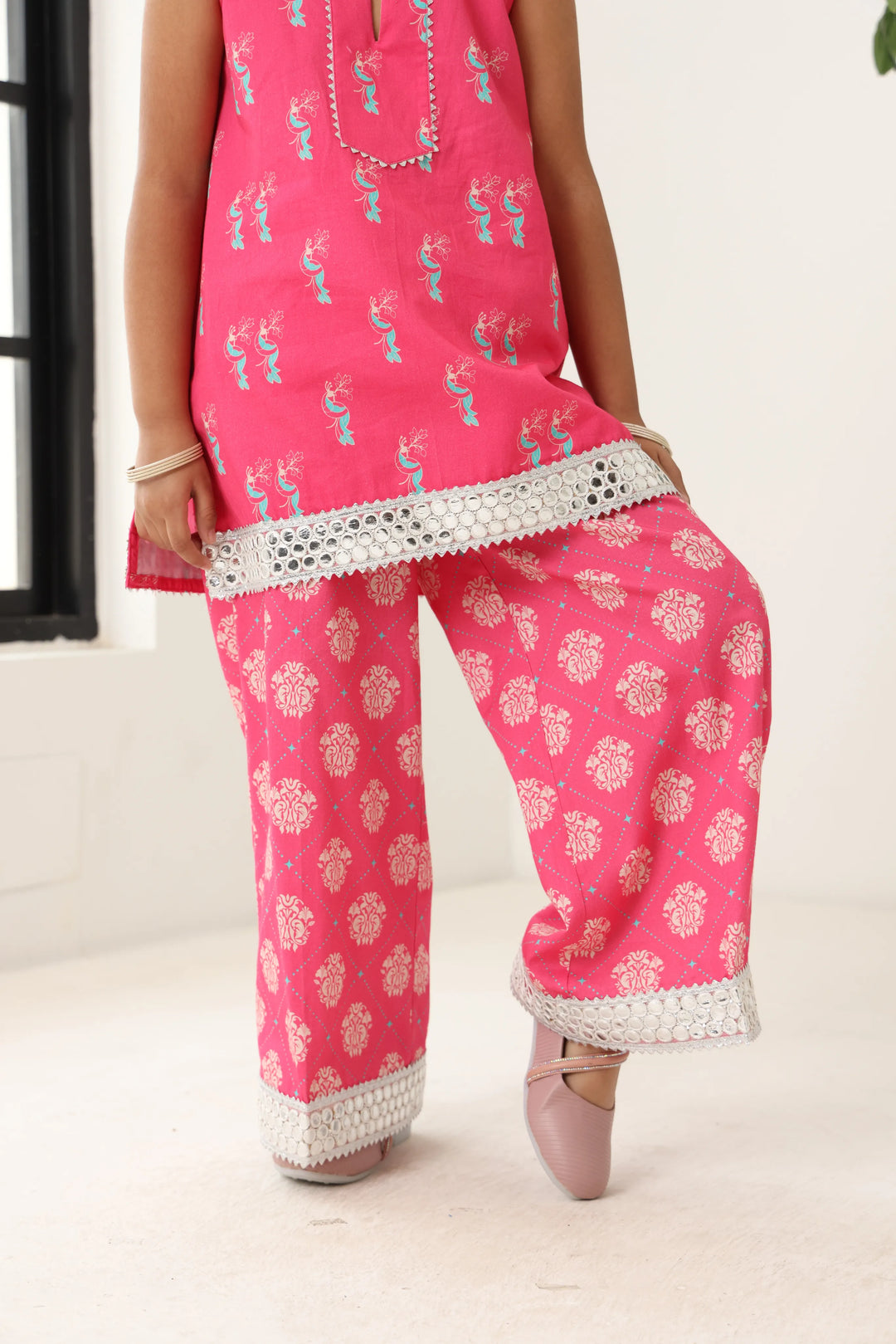 Girls Pink Sleeve Less Kids Set